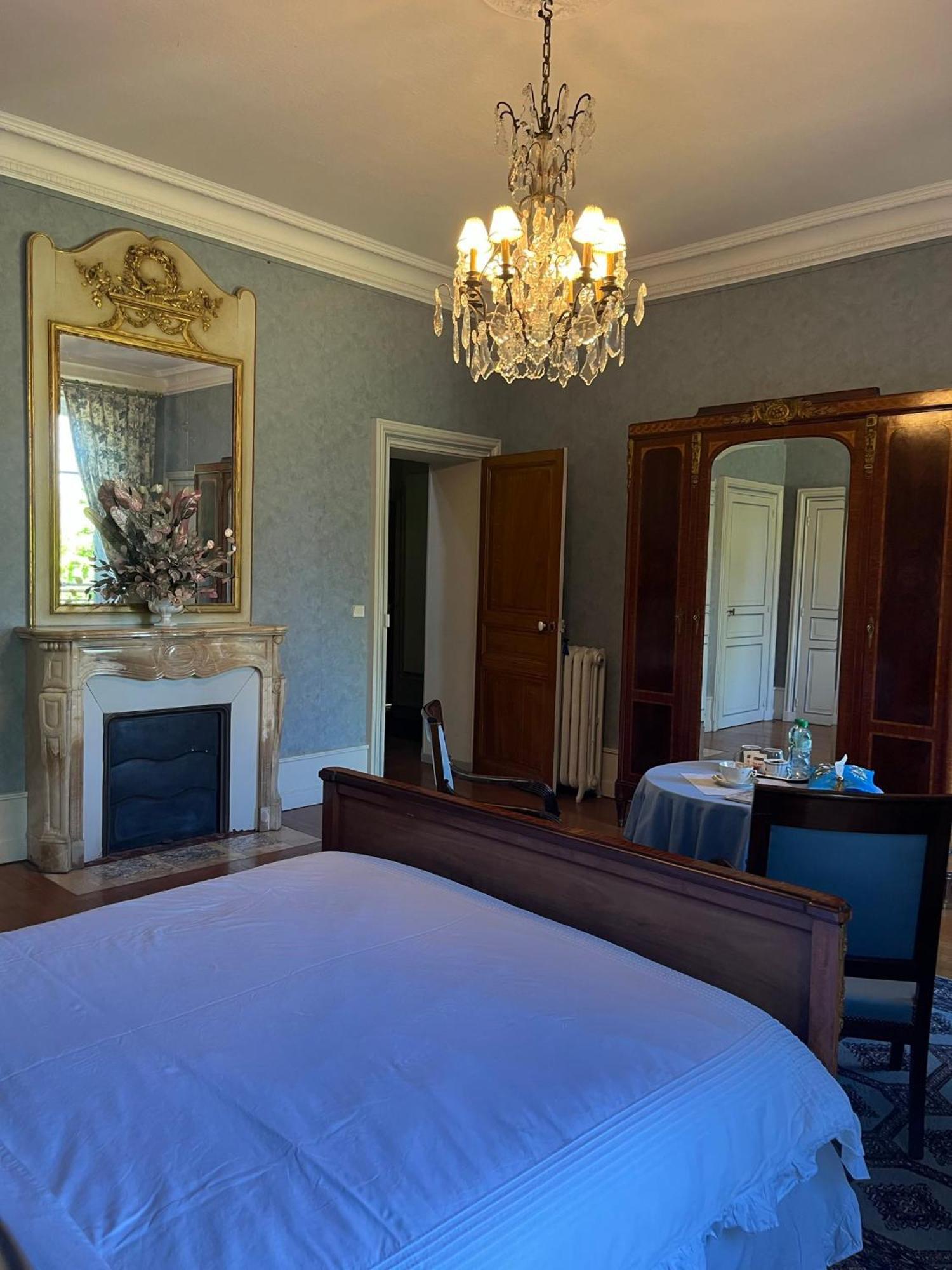 Demeure Des Payratons Bed & Breakfast Saint-Gerand-le-Puy ภายนอก รูปภาพ